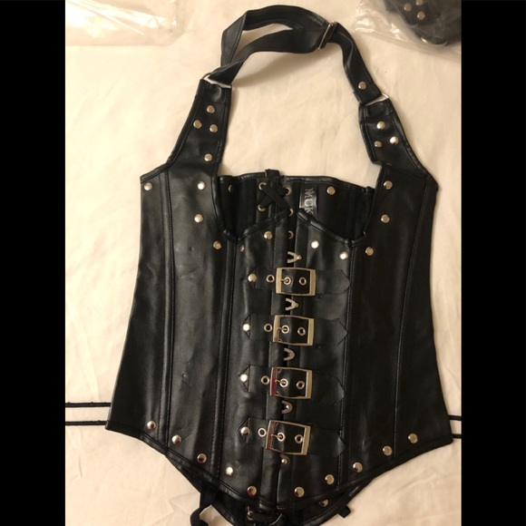 NWTO Halter faux leather corset with hardware - Picture 2 of 8
